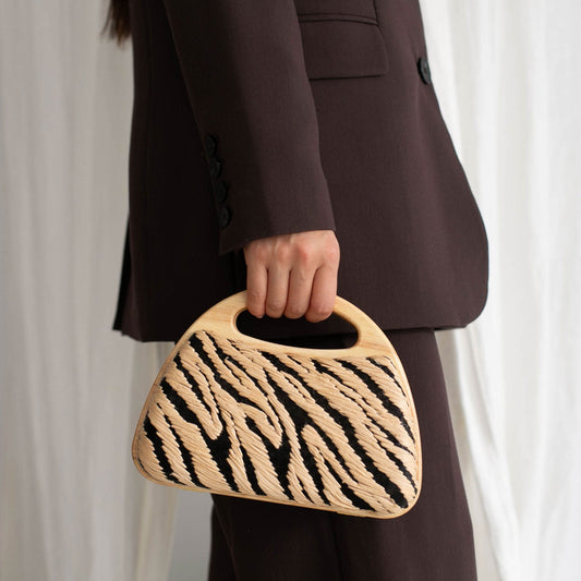 Dolce Vita HANDBAGS | Maelie Black Natural Zebra Raffia Handbag